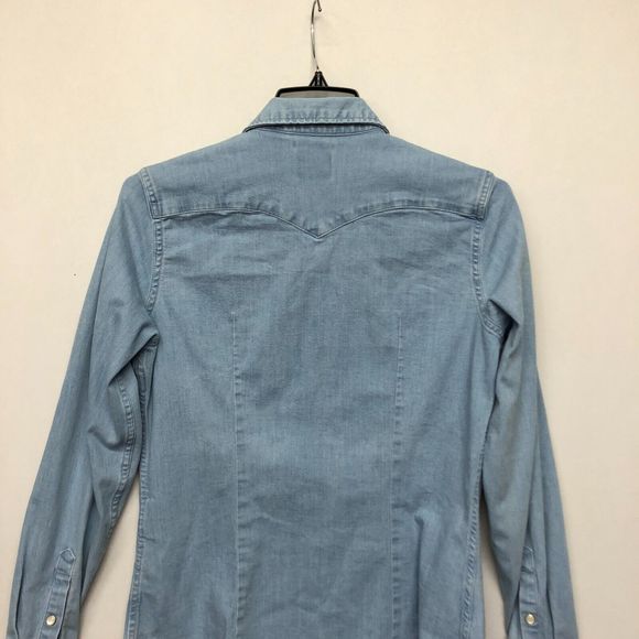 Levi's Women Tailored Fit Snap Button Western Shirt Size Small Chambray M124 -4 - Picture 16 of 16